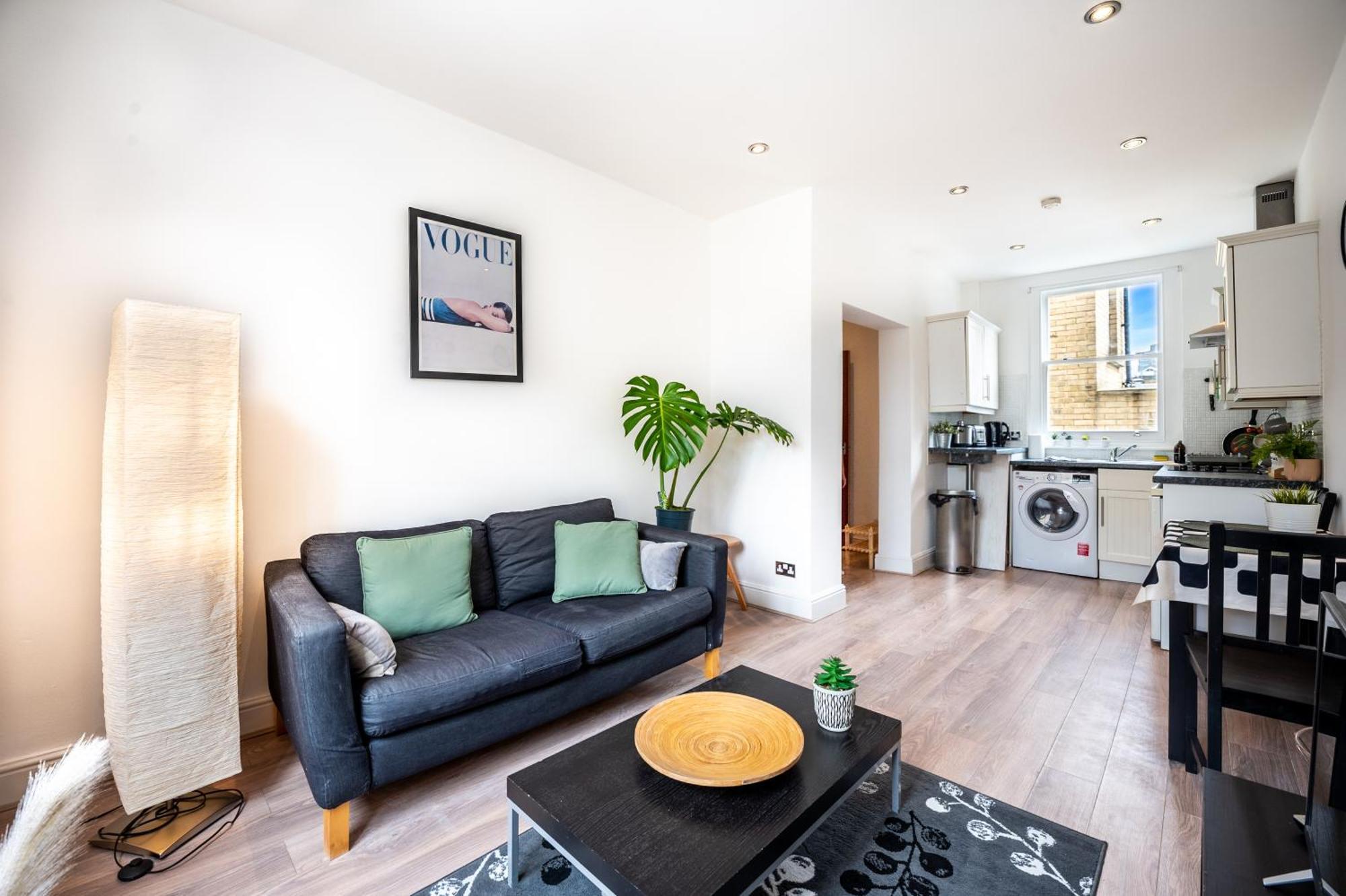Apartamento One-Bed Flat, Kensington, Bank Payment To The Host Within 24H From The Reservation Londres Exterior foto